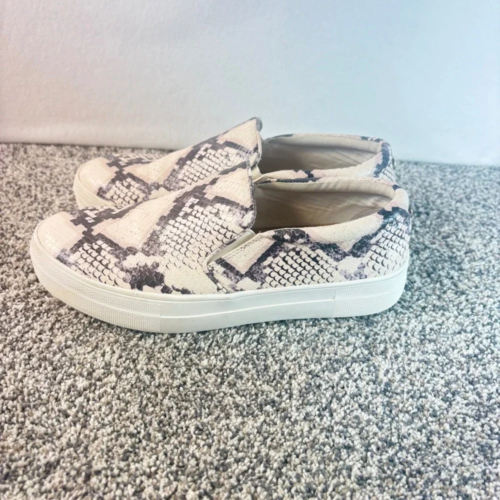 Steve Madden Gills Snakeskin Platform Slip On Sneakers Grey Cream comfy 9.5
